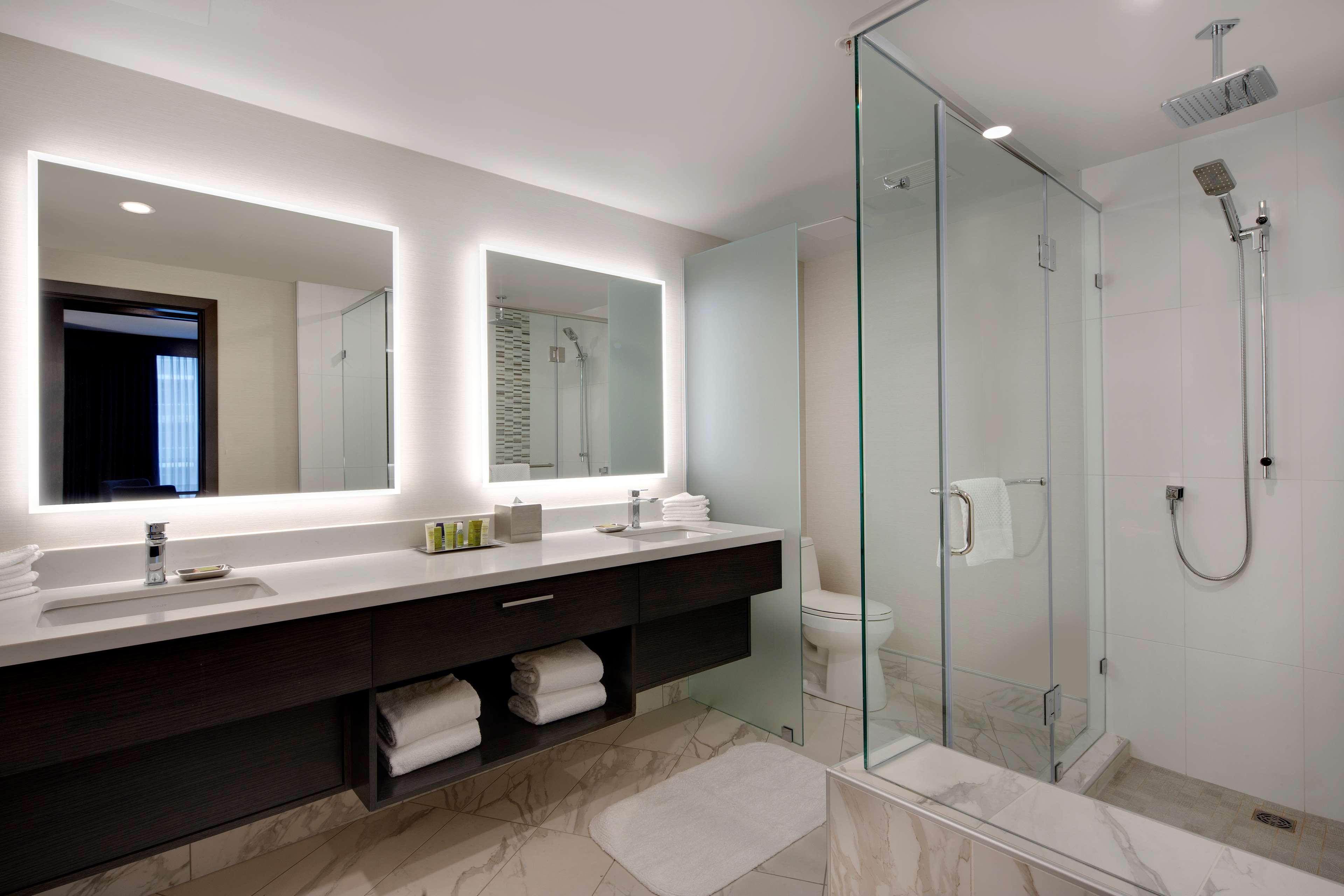 Hilton Vancouver Metrotown Burnaby Dış mekan fotoğraf