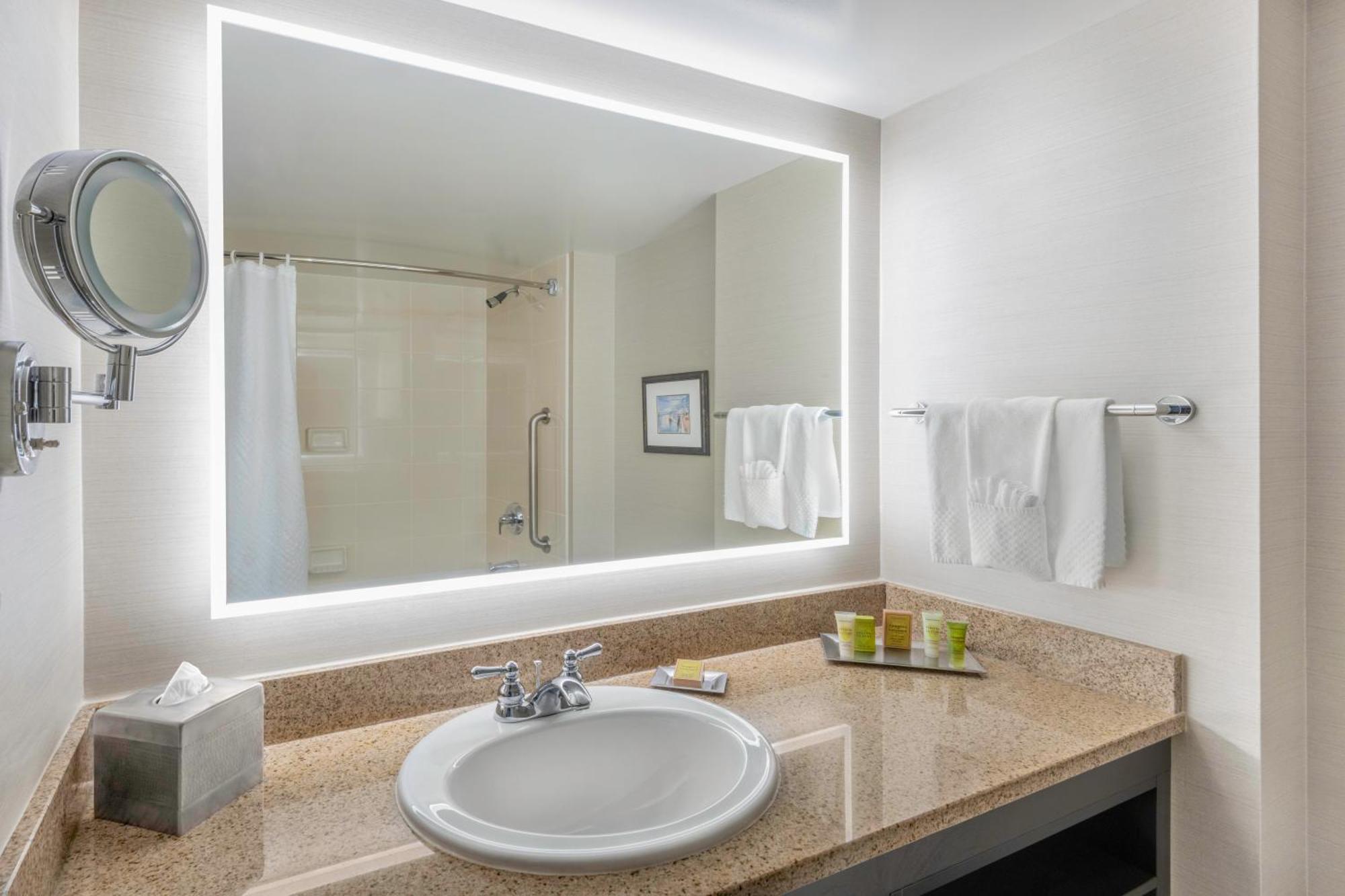 Hilton Vancouver Metrotown Burnaby Dış mekan fotoğraf