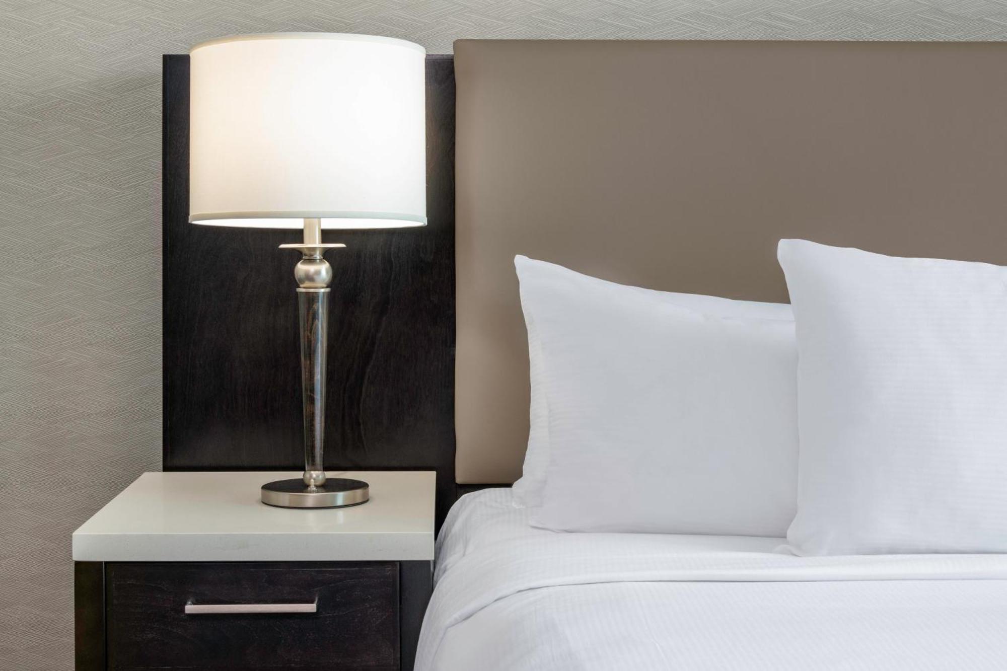 Hilton Vancouver Metrotown Burnaby Dış mekan fotoğraf